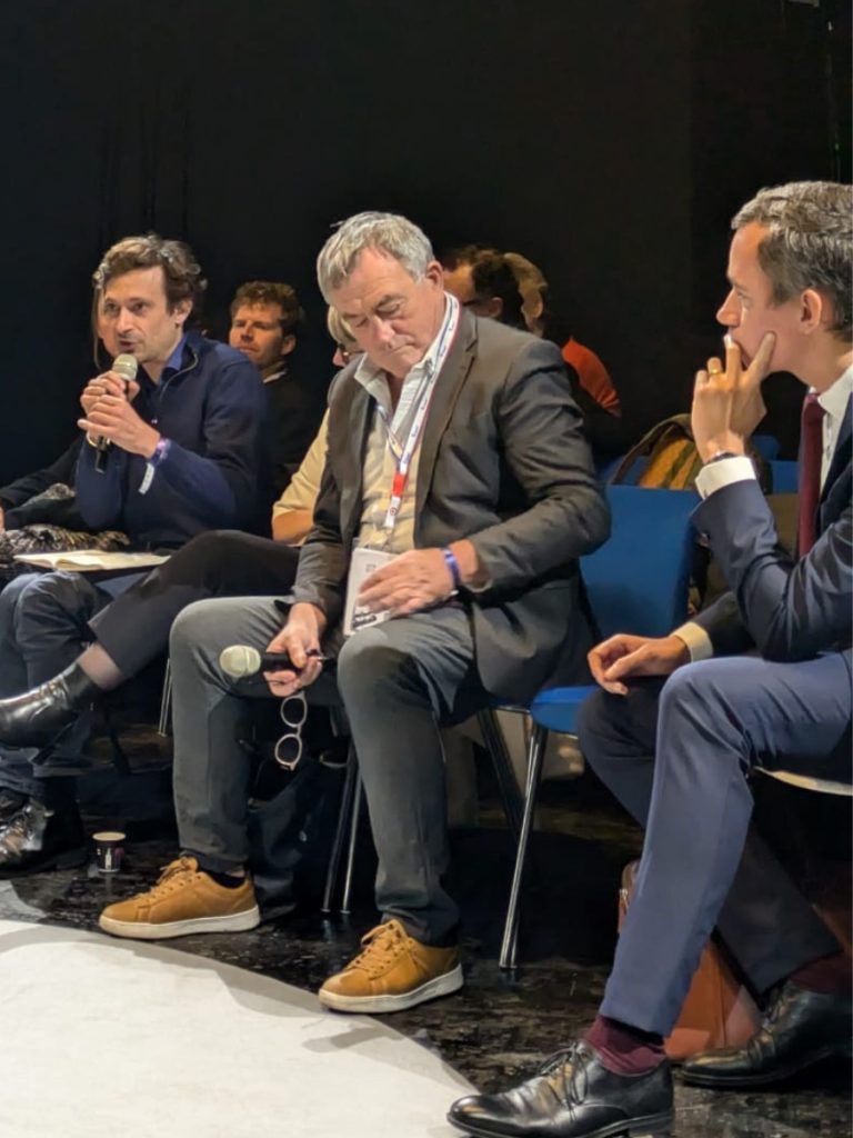 Nicolas Dubourg, président du Syndeac, prend la parole à l'occasion du congrès des maires